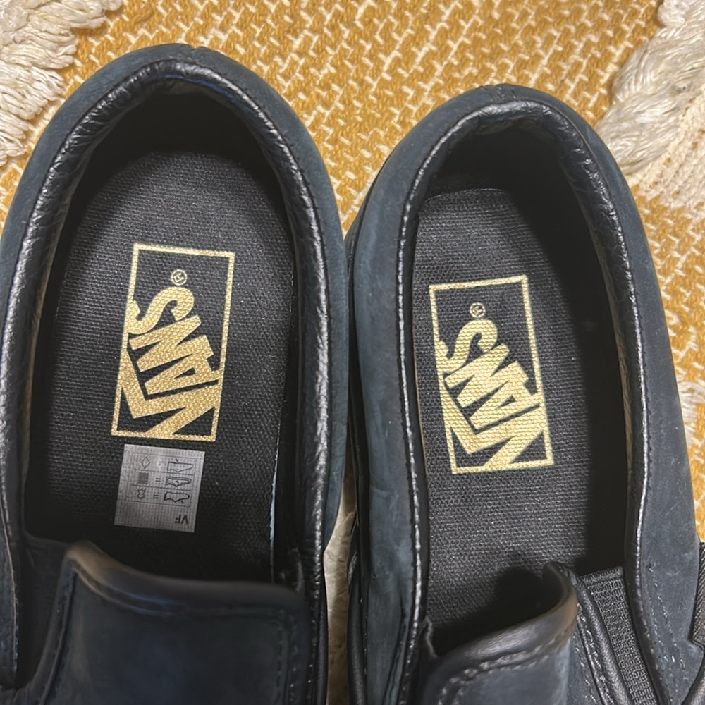 Vans classic black leather slip on ID gold trim - Picture 3 of 9